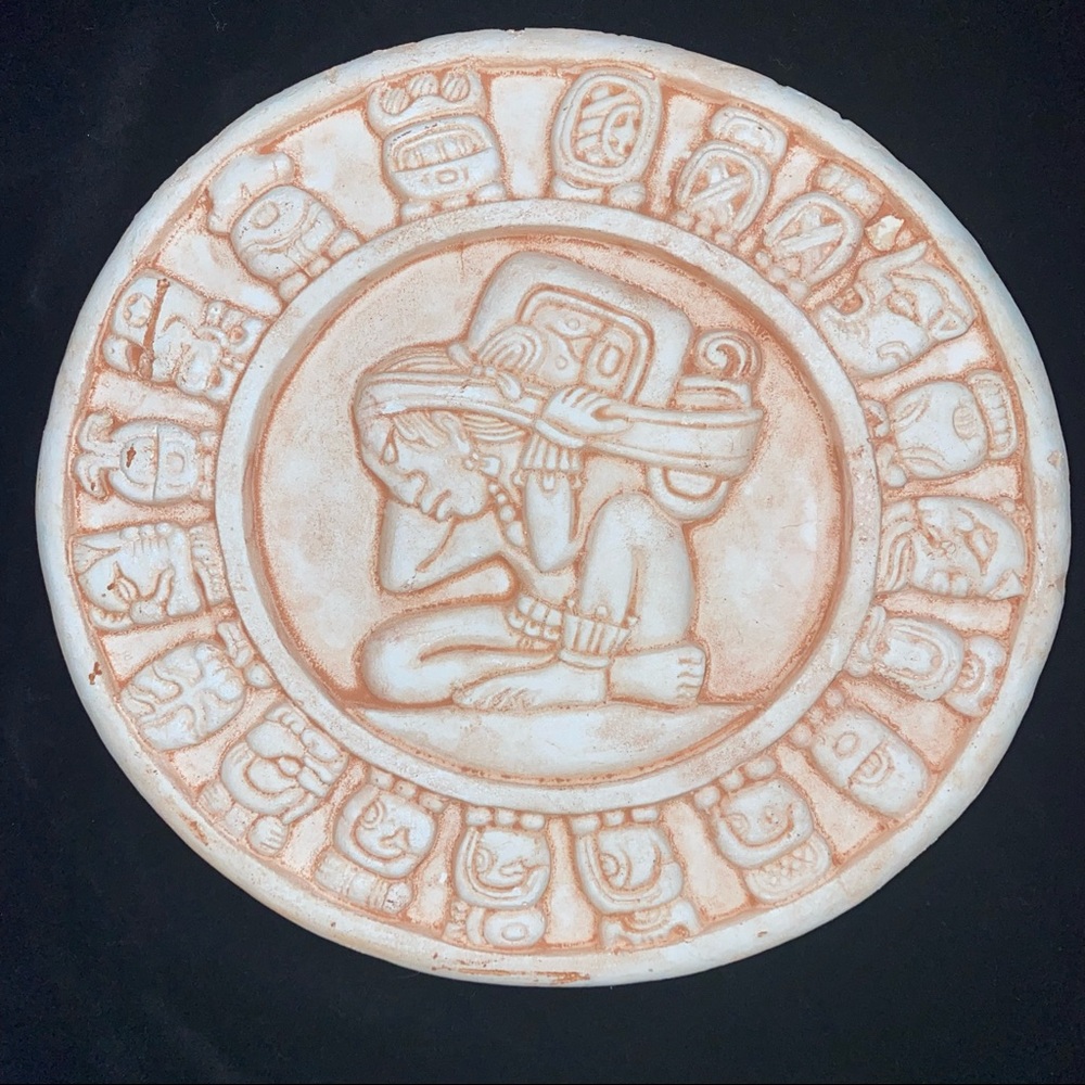 EUC Vintage 90’s Plaster Mayan Calendar Wheel Souvenir from Cancun, Mexico